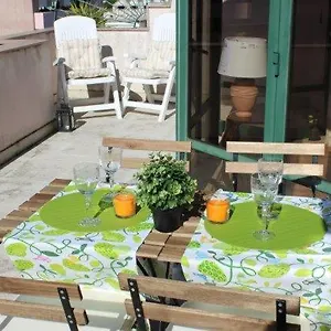 Espaçoso Apartamento Junto Ao Metro Lisboa